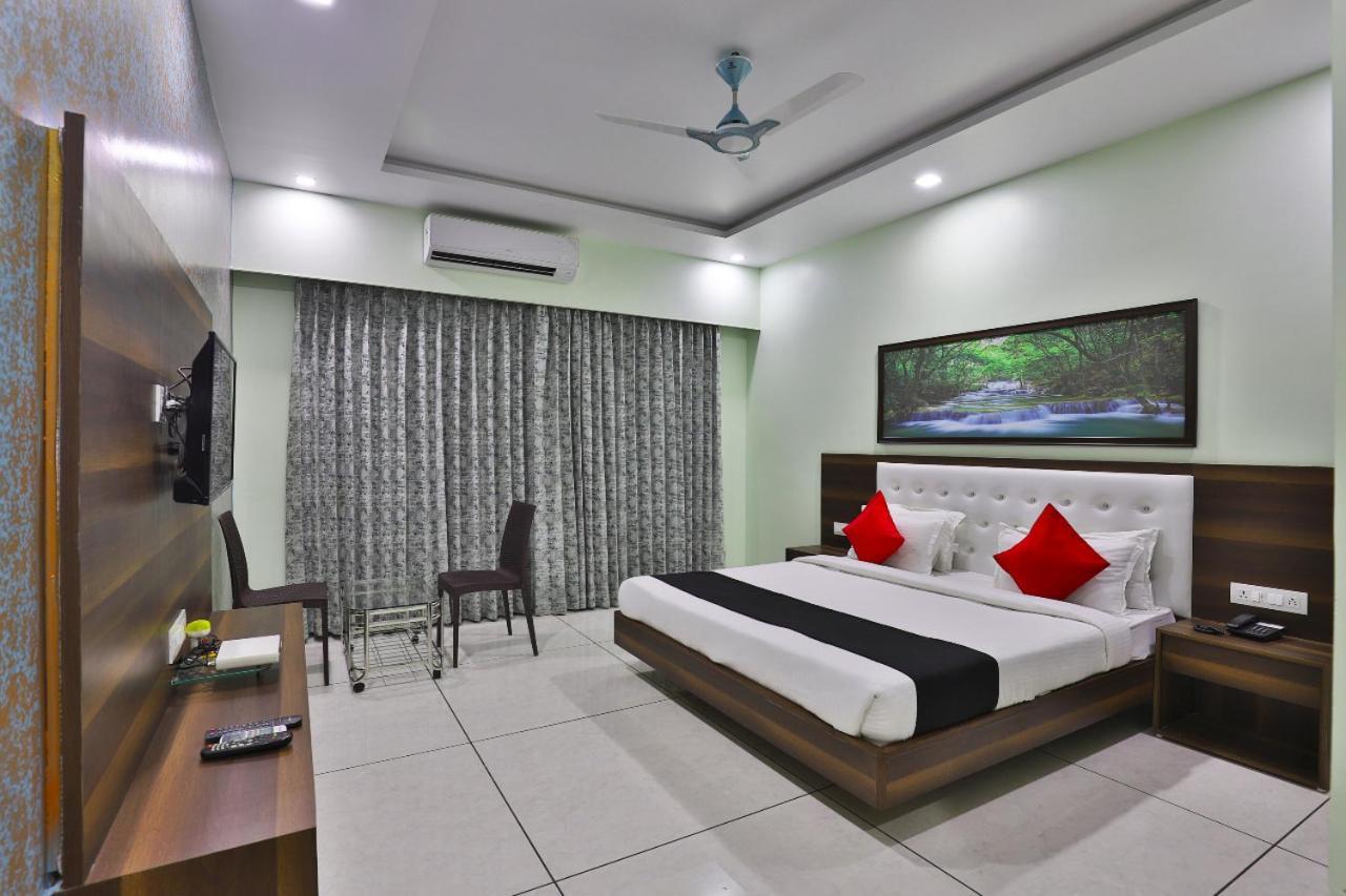 Hotel Shivam Diu Buitenkant foto